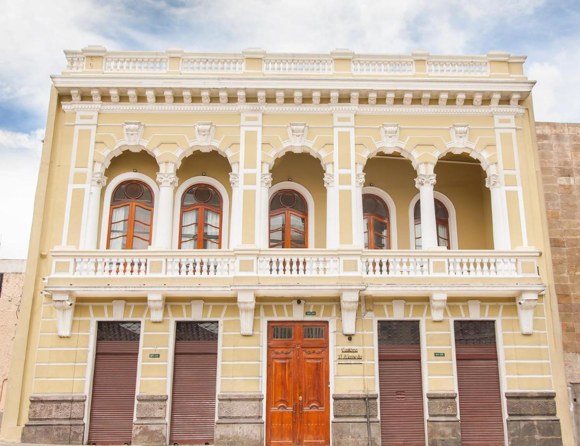 Casona 1914 Quito - Gothic Cathedral View Rooftop 外观 照片