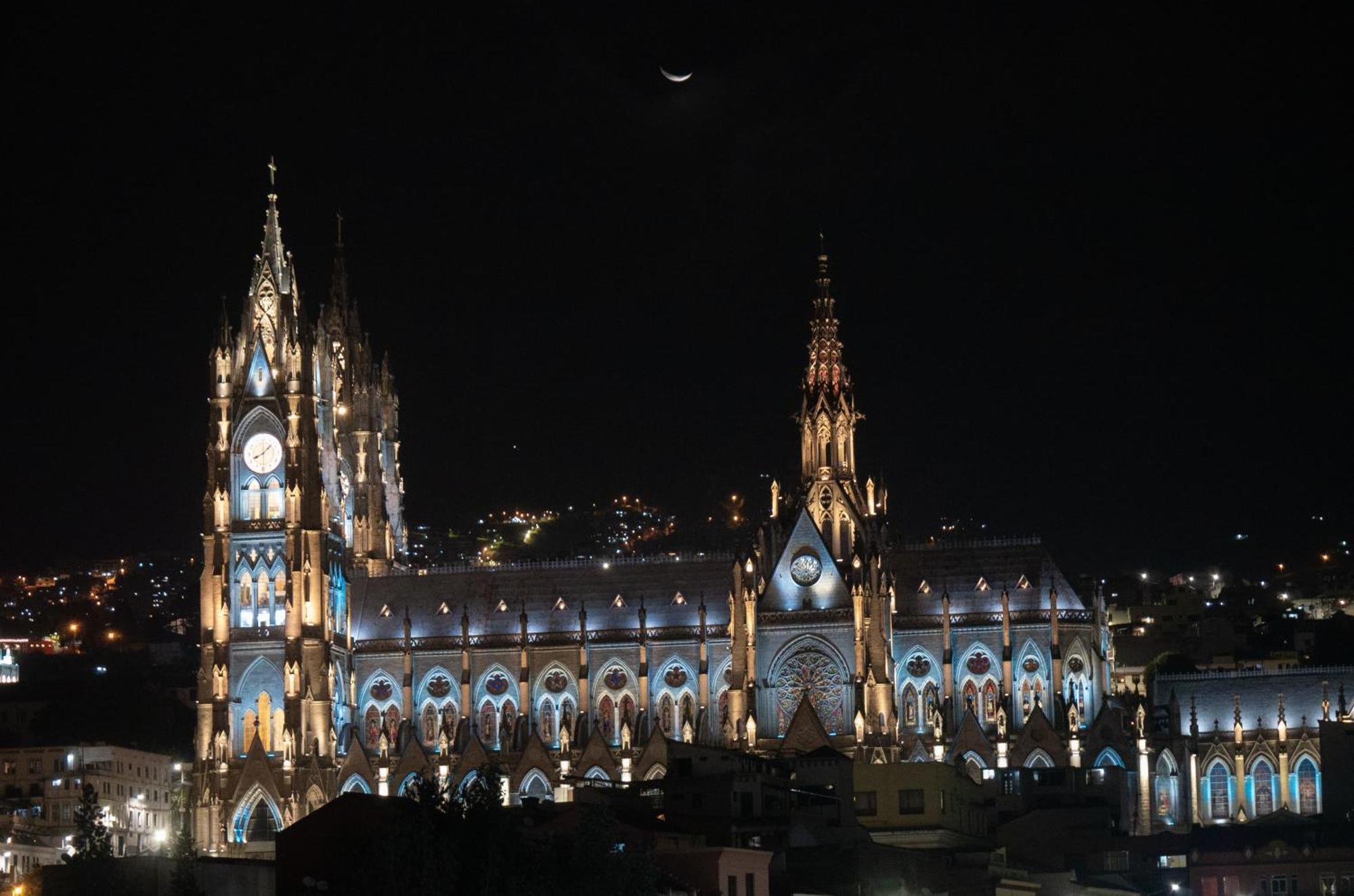 Casona 1914 Quito - Gothic Cathedral View Rooftop 外观 照片